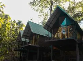 Eco Knuckles Holiday Lodge