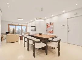 King David Residence Luxury 3 BD Pool Gym Parking