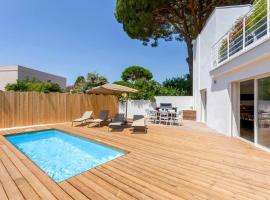 Chez Julien - Superbe maison entièrement rénovée avec piscine, holiday home in La Grande-Motte