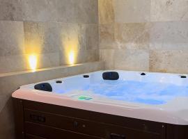 La nuit de rêve Suite privative Jaccuzi Sauna Suite 2, apartmen servis di Crouy