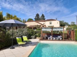 Gite La Terrasse - Private pool, hotel di Soturac