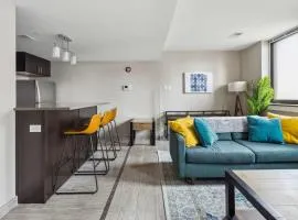 2BR Executive Downtown Apartment by ENVITAE