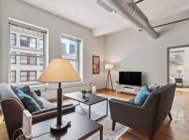 Spacious & Elegant 2BR Downtown Retreat, casa per le vacanze a Kansas City