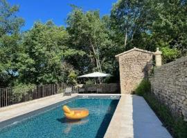 Villa de 5 chambres avec piscine privee jardin clos et wifi a Menerbes, Ferienhaus in Ménerbes