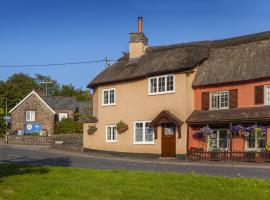 Crown Cottage Exford, hotel dengan parkir di Exford