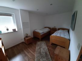 Ferienwohnung Rainrod: Schwalmtal şehrinde bir otel