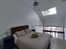 HOM I Hermoso Loft 2PAX en cerro Barón y Estacionamiento 2213