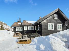 Gorgeous Home In Eggedal With Kitchen, βίλα σε Haglebu