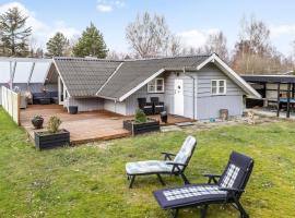 3 Bedroom Lovely Home In rsted, casa o chalet en Ørsted