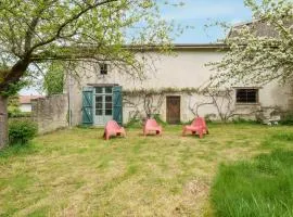 Amazing Home In Dommartin-Le-Saint-Pèr