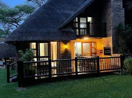 Kruger Park Lodge - Luxury Inyamatane Chalets, хотел в Хейзивю