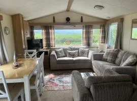 Delightful 3 Bedroom Caravan with Desking Heacham