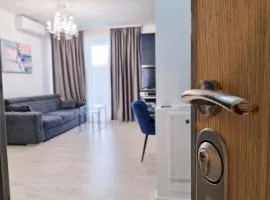 Chic Apartment near Therme and Airport