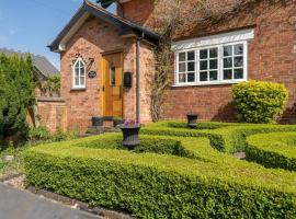 Beautiful country cottage for 8 - great staycation, vacation home in Wolverhampton