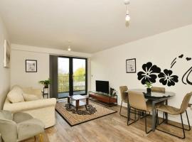 Contemporary 2 bedroom apartment - Ashford, hótel í Ashford