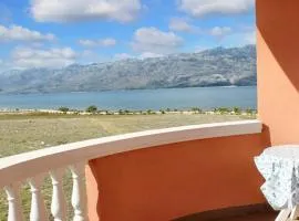 One bedroom apartement with sea view enclosed garden and wifi at Razanac