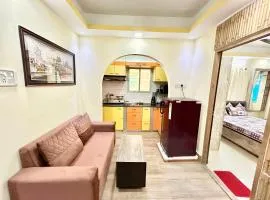 Stylish 1RK Serviced Apartment in Tollygunge