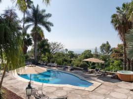 3 Bedroom Spacious Villa with Pool & Lake view โรงแรมในอาจิจิก