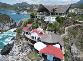Paradis Villa breach front ocean view, hotel v destinaci Manzanillo