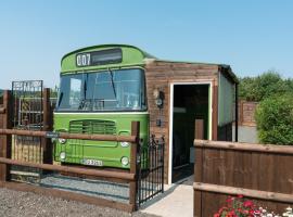 Swallowfield Glamping-The Last Stop, campsite in Yeovil