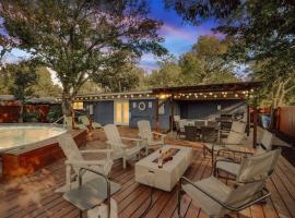 Vibrant House w Great Backyard Pool and Jacuzzi, hotel v destinaci Irving