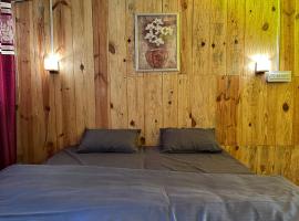 Peace space resort, habitación en casa particular en Nainital