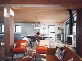 Lakeview Mid Century Luxury Cottage