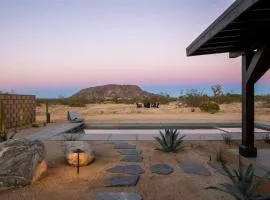 Escondite: Modern Desert Hideout w Pool + Spa