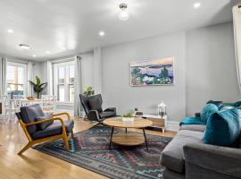 Updated Central LoHi Home - Large Yard - 32nd Ave, hotel di Denver