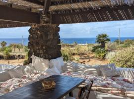The Place Yoga Retreat *FREE YOGA CLASS, hotel in Pantelleria