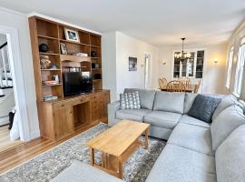 Large 3BR Home in Downtown Bar Harbor! [Eden West], hotell i Bar Harbor