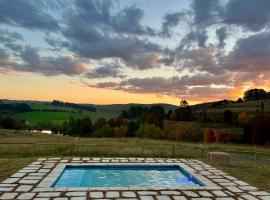 Lalamanzi Trout Cottage - Solar Powered, hotel in Underberg