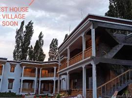 Losar guest house, HUNDER VILLAGE, NUBRA VALLEY: Hundar şehrinde bir otel