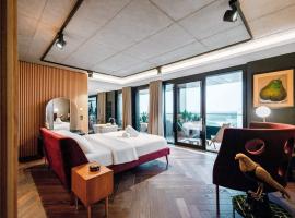 Designer Luxury Penthouse with dedicated concierge, готель з парковкою у Люксембурзі