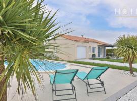 La Vinière - Villa avec piscine, hotel in Talmont-Saint-Hilaire