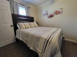 Country Roads 1-bedroom apartment close to TTU and downtown, hotel v destinácii Cookeville