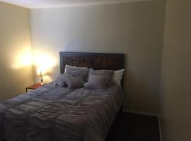 2 Bedroom Apartment for you! Next to Fort Sill, hotel em Lawton