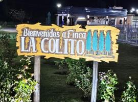 Cabaña La Colito، فندق مع موقف سيارات في Pocito