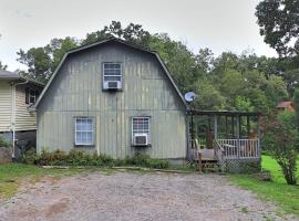 A simple and functional space for travelers, inn in Knoxville