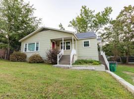 Single Family Home in Rossville GA!, chata v destinácii Rossville