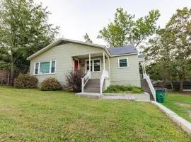 Charming 3-Bedroom Home in Rossville, GA - Family Retreat