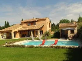 Villa de 3 chambres avec piscine privee jardin clos et wifi a Cavaillon