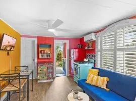 Marvelous Mermaid Bungalow, Dog-Friendly Downstairs Apt in Prime Vilano Beach