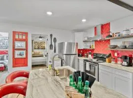 Hidden Lighthouse Bungalow Renovated 2 Beds Dogs Ok