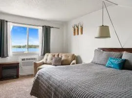 Fife Lake Lodge Multi-Level Lake View King Suite