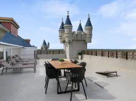 Extravagant 3 Level Penthouse at The Grand Castle