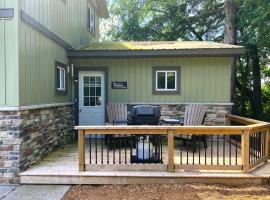 The Picton: Beautiful Couple's Getaway in PEC, Cottage in Wellington