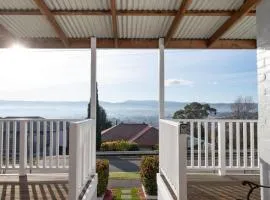 Monte-Vista: Minutes to the City Views & Parking
