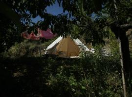 Rifugio tra gli alberi, kamp u gradu Atri