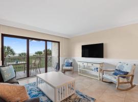 Stunning Beachfront Residence at South Seas Resort, Cottage in Captiva